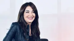الفنانة الكوميدية حنان الفاضيلي تؤدي مناسك العمرة(صورة)